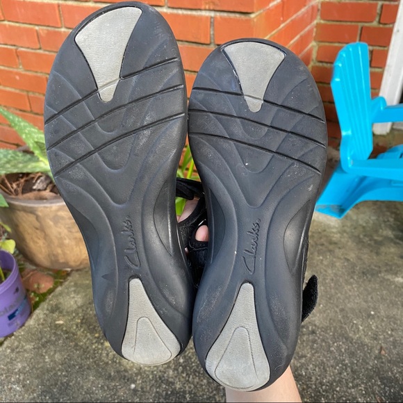Clarks Women's Velcro Sandals - Picture 7 of 7